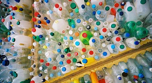 Las industrias adoptan una nueva estrategia en el reciclaje de plásticos